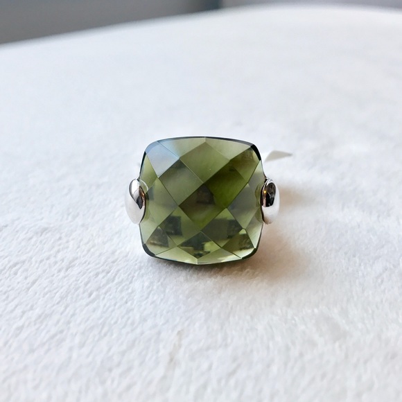 Lia Sophia Jewelry - Stunning Lia Sophia Ring! Size 6!